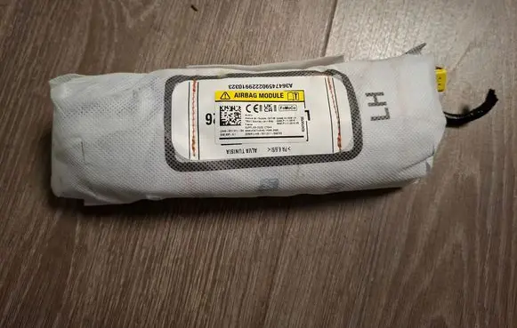 Ford Kuga III Seat airbag LV4BS611D11BA