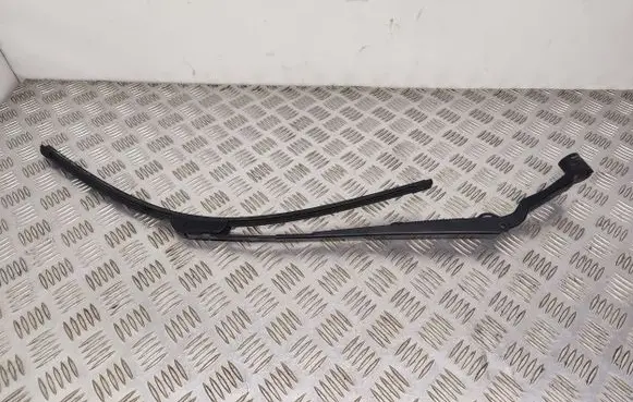 Nissan Qashqai Front wiper blade arm Z8495