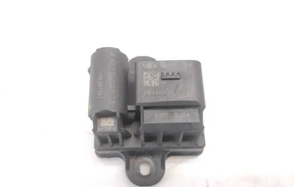 Mercedes-Benz C W204 Glow plug pre-heat relay 0522120204 A6519000900 11114000381