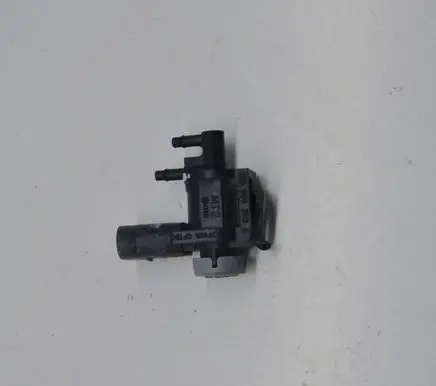 Audi Q7 4M Turbo solenoid valve 1K0906283A
