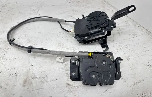 BMW 4 F36 Gran coupe Tailgate/trunk/boot lock/catch/latch 912935108