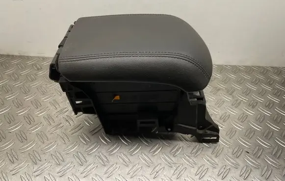 Ford C-MAX II Armrest 