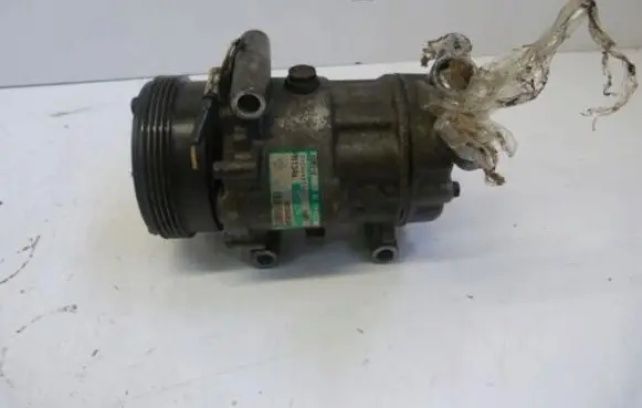 Renault Clio II Air conditioning (A/C) compressor (pump) 8200037058