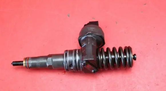 Audi A4 S4 B7 8E 8H Fuel injector 038130073BH