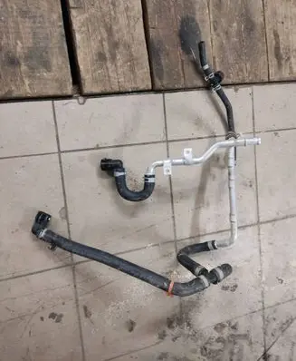 Hyundai Kona I Electric car engine cooling hoses/pipes 