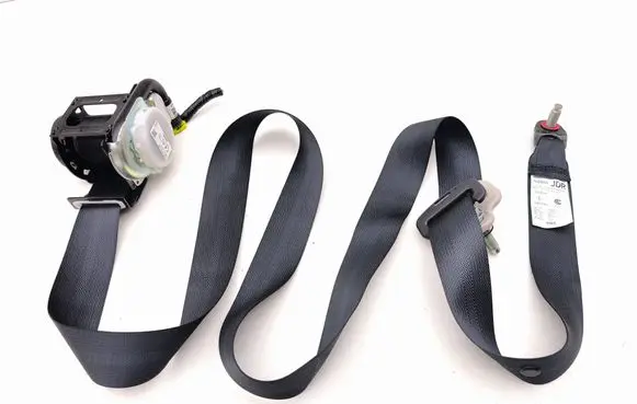 Nissan Leaf II (ZE1) Rear seatbelt 6382639 068792 AK4490