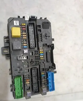 Opel Zafira B Fuse module 5DK00866953 13220831