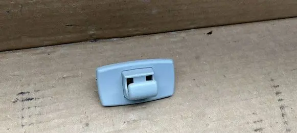 Sun visor clip/hook/bracket