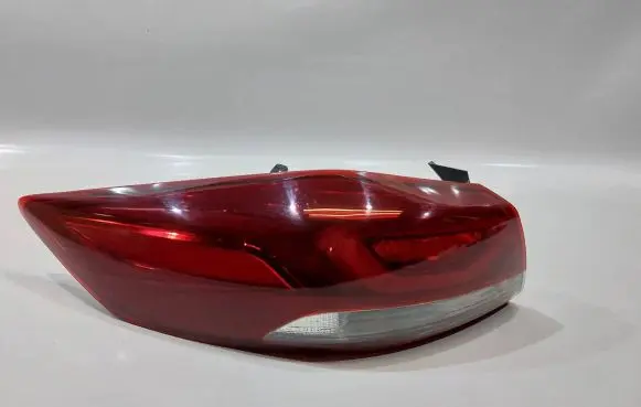 Hyundai Elantra VI Rear/tail lights 92401-F2110