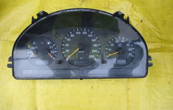 Mercedes-Benz ML W163 Speedometer (instrument cluster) A1635402711