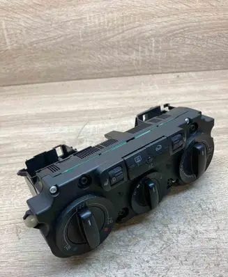 Volkswagen PASSAT B6 Climate control unit 