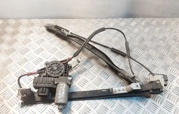 Ford Mondeo Mk III Front door window regulator motor 0130821770