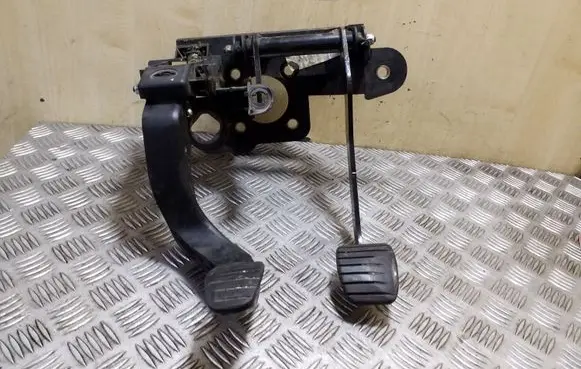 Nissan NV400 Pedal assembly 465103893 071109E