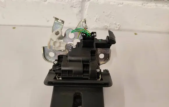 Audi A6 S6 C7 4G Tailgate/trunk/boot lock/catch/latch 8R0827505 171605311014