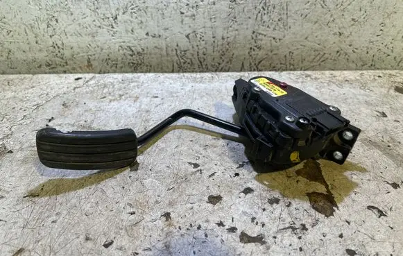 Renault Trafic II (X83) Accelerator throttle pedal 6PV00811933 93851978 8200289176