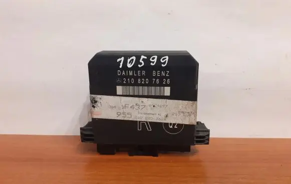 Mercedes-Benz E W210 Door control unit/module 10599 2108207626