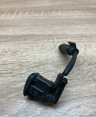BMW 5 E39 Windshield washer spray nozzle 8361042