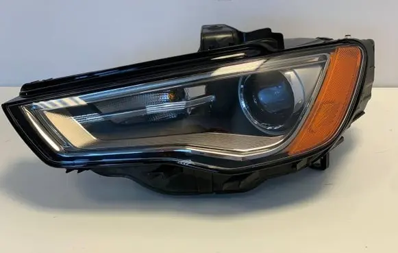 Audi A3 S3 8V Headlight/headlamp 8V0941005B 01074025AC 1EL01074025