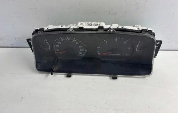 Mitsubishi Pajero Sport I Speedometer (instrument cluster) MR590139