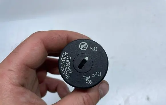 BMW X2 F39 Passenger airbag on/off switch 9326501
