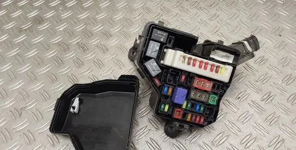 Fuse box set
