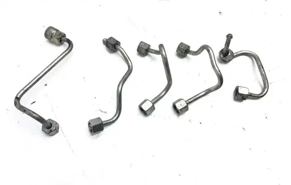 Fuel injector supply line/pipe