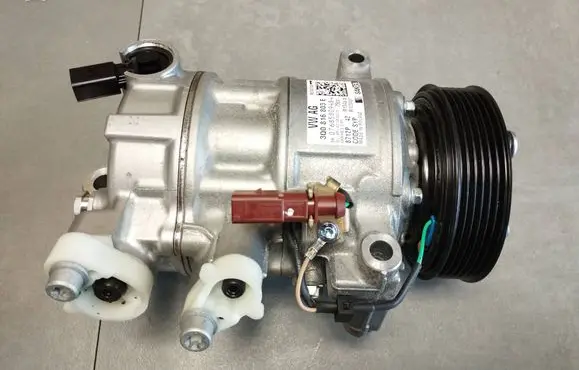 Volkswagen Tiguan Air conditioning (A/C) compressor (pump) 3Q0816803E
