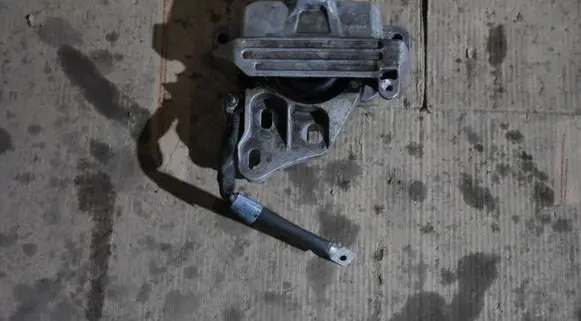 Mercedes-Benz A W177 Engine mount vacuum valve 