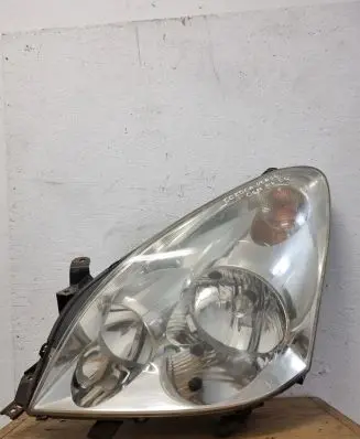 Toyota Corolla Verso AR10 Headlight/headlamp