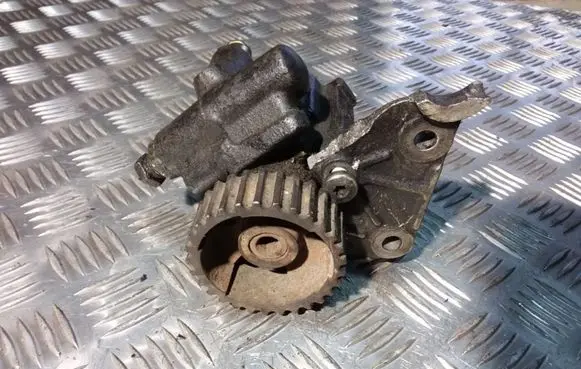 Renault Laguna I Power steering pump 7700823738C