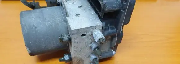 Toyota Avensis T270 ABS Pump 0265251490 44540-05100