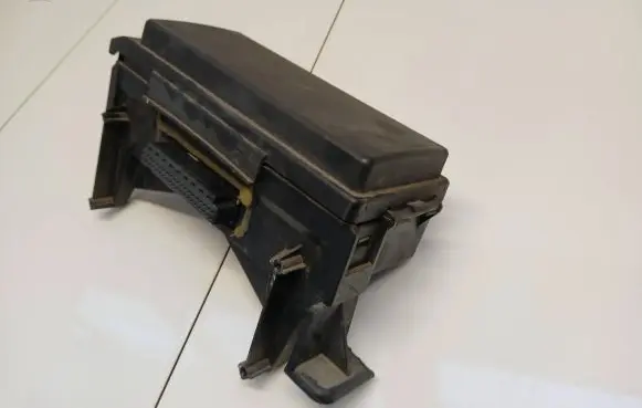 Jeep Grand Cherokee (WK) Fuse module 04692114AC 0001118987