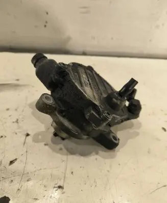 Volvo V70 Vacuum pump 30731825