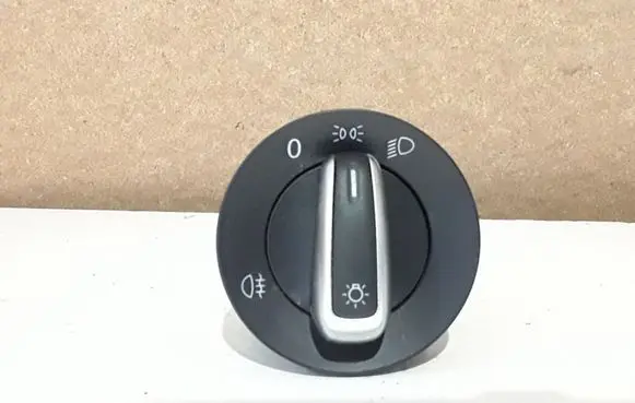 Volkswagen Golf VI Light switch 3C8941431B