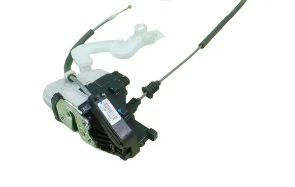 Hyundai Santa Fe Front door lock 814202W0301
