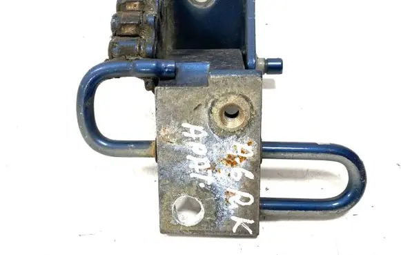 Audi A6 S6 C6 4F Front door lower hinge 8E0831411