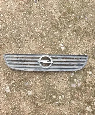 Opel Zafira A Front bumper upper radiator grill 90580679