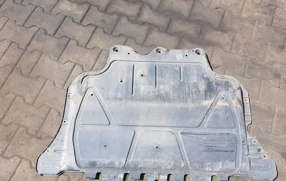 Audi A3 S3 8V Engine splash shield/under tray 5Q0825236IAUTOPI 5Q0825236