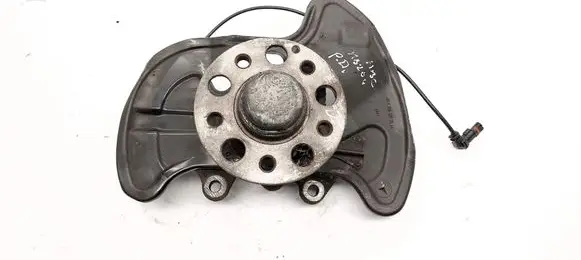 Mercedes-Benz C W204 Front wheel hub 2043304094