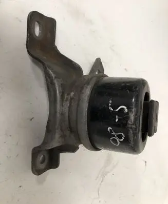 Volvo S80 Engine mount bracket