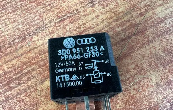 Volkswagen Touareg I Other relay 3D0951253A