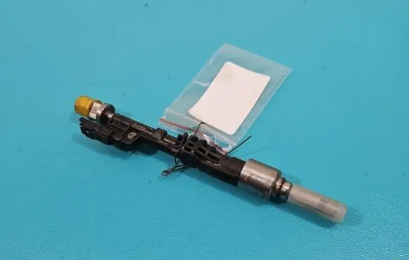 BMW X5 E70 Fuel injector 0261500109 IMPRK1369801