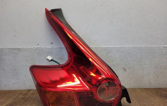 Nissan Juke I F15 Rear/tail lights