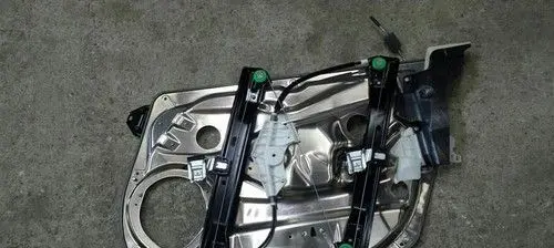 Mercedes-Benz E W212 Front door electric window regulator A2127201579