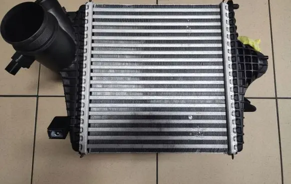 Audi Q7 4M Intercooler radiator 4M0145803AQ