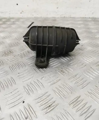 BMW 5 E39 Vacuum air tank 2247620