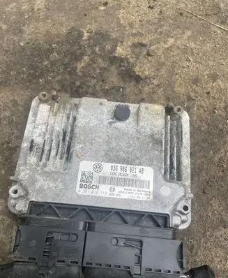 Volkswagen PASSAT B6 Engine control unit/module