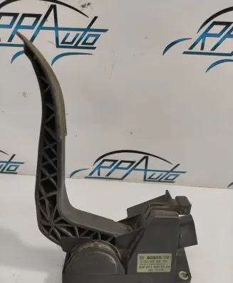 Mercedes-Benz Sprinter W901 W902 W903 W904 Accelerator throttle pedal A9013000404 586101776 0281002335