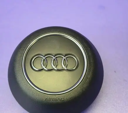 Steering wheel airbag