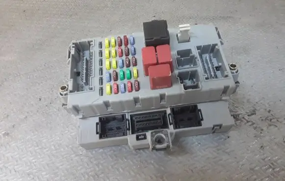 Fiat Croma Fuse module 406626